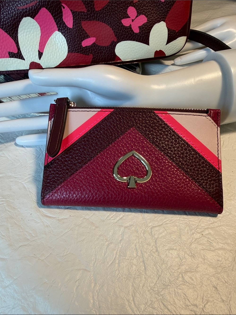 NWT Kate Spade Kourtney Chevron Slim BiFold wallet in Berry, Pink & Cream
